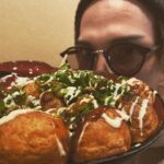 Yu Shirota Instagram – タイトル
「たこ焼きかイケメンか」

どちらにします？
Which do you like?

#たこ焼き #takoyaki #日本食 #japanesefood #廣瀬友祐 
#日本美男 #japaneseikemen