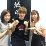 Yu Shirota Instagram – お客様シリーズ14
.
先日、全公演終了したピピン ですが、こちらは未だに東京編です笑
.
.
.
まさみちゃん!
彼女も高校の後輩。そして”天地人”では僕の姉上役でございました。笑 17年に上演された”キャバレー”を観ましたが、彼女の才能が爆発しておりました。魂の歌声、素晴らしかった。是非、またミュージカルに挑戦して欲しいと切に願います。
.
ぴょんきち!
“表参道高校合唱部”で主演を務めた彼女。その後”べっぴんさん”に主演し、今や国民的女優の仲間入りを果たしたけど、いつ会ってもあの頃のまま、変わらず天真爛漫。いつまでもそのままでいておくれ。そろそろ再共演したいね☺︎
.
しおりちゃん!
ご存知ももいろクローバーZの黄色担当でございます。(僕は4年前から白色メンバーで加入希望中)過去には”エリザベート”も観に来てくれた彼女。前からミュージカルがお好きだそうで、早くこっちの世界に来ないかなぁと思っている次第です🕺笑
.
わかなちゃん!
”オモコー”でぴょんきちの親友役だった彼女。彼女もまた”わろてんか”で朝ドラ主演!!本当凄いね。そして今年”ロミオ＆ジュリエット”でミュージカルデビュー!!残念ながら観られなかったけど”アナスタシア”楽しみにしてます☺︎
.
晴香!
17年にジュリエット役でデビューした頃から、とても注目していた女優さん。遂にこの冬”ファントム”で共演します。クリスティーヌは、ミュージカルの中でもトップクラスに難しい役だけど、主演として、そして演出家として、精一杯支えながら、彼女の才能を余すことなく引き出したいと思います。お楽しみに☺︎
.
いくちゃん！
「アイドル」と「ミュージカル女優」を見事に両立させているスーパーアイドル!
!忙しすぎて倒れやしないか時々心配になります。CDや歌番組ばかりで、まだ作品でがっつり一緒したことはないけど、その日を心から楽しみにしています☺︎
.
相葉ちゃん!
青学2代目の不二!!今やレミゼのアンジョルラス!!当時歌が苦手だった相葉ちゃん。努力を重ねて自分で掴んだチャンス。素晴らしい!!ちなみに僕は昔オーディション落ちてます🙋‍♂️笑
ドリライで相葉ちゃんを一人残して卒業する時は本当辛かったなぁ、、甘酸っぱい?いい想い出でふ。
.
くじらちゃん!!
同じく2代目海堂!!くじらちゃんの海堂カッコよかったなぁ。当時QueenのCDを貸してくれて、そこからボヘミアンラプソディーや数々の名曲を耳にしました☺︎ ひっさびさに会ったけど、全く変わってなくて嬉し＆懐かしかったなぁ!くじらちゃんともまた仕事したいー!!
.

あおい!
これまたオモコーの可愛い教え子の一人。当時はあまりちゃんと話さなかったけど”文学処女”でご一緒してから、仲良くさせていただいております☺︎ 初舞台のジュリエットもすごく愛おしかった。きゃわいいひまわりをプレゼントしてくれました🌻ありがとう☺︎ってかこの投稿ジュリエット多っ!!笑
.
.
#ピピン 
#長澤まさみ さん
#芳根京子 さん
#玉井詩織 さん
#木下晴香 さん
#葵わかな さん
#生田絵梨花 さん
#相葉裕樹 さん
#鯨井康介 さん
#森川葵 さん
#お客様シリーズ