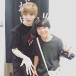 Yu Shirota Instagram – お客様シリーズ13

さて、明日からいよいよ最後の地、静岡での公演となりますが、東京のお客様紹介の続きを、、、笑
.
今日はチームワタナベ🕺
きゃわいい後輩たちの紹介です。
.
あ、今日も文字数やばいな、、、笑
.
陣内!
6年前におれが監督させてもらったショートフィルム”Breed in 10 hours”に出演してくれた彼。見事に切ない役所を演じてくれました☺︎最近陣内のお芝居観れてないなぁ、、熱い九州男児です!!まだ家近所かな?🍺行こうね!
.
あらた!
”表参道高校合唱部”というドラマで真っ直ぐな高校球児を熱演☺︎彼がいると自然と笑いが起こる、場を明るくする、素敵な才能の持ち主です。また共演しませう。
.
前山くん!
ご一緒したことはない、、はず笑
3年前くらいに観た”お気に召すまま”のロザリンドがめっちゃ可愛くて、うっかり恋しかけた思い出。いつかご一緒しませう!
.
しょうたろう！
は、、なんか一緒にやったっけな？笑 いや、ないな、、ってくらい後輩とは割と交流があるから、何で知ってるのか、わからなくなるとです。笑 実は彼、子役時代レミゼに出ていたって知らなかったでしょ？🤓
またミュージカルやろうぜい!!
.
さおり！
監督もさせてもらったし、恋人役もやらせてもらったとです。体当たりで挑んだ彼女の主演映画”愛の病”未だに観れてない(ちょっと観るの勇気いる)
ピピン終わったら必ずや!!
.
えりか!
“アップルツリー”で出会いました。ピュアで不器用な彼女。稽古中、何度も泣かせてしまった記憶。笑 観る度に成長していて、おじさんは嬉しいです☺︎
.
こうよう!
ゴージャスで半年間、共に過ごした仲間!前回の”劇団☆新幹線”の公演では、めっちゃ素敵な役を勝ち取って、誇らしかった。歌もダンスもアクロバットも出来ちゃうこうよう。ピピン出れたじゃん!!笑 .
.
真飛さん!
何度かお話させていただいたくらいですが、いつもスンッと、凛としていらして、佇まいが本当に素敵でございます。また是非、ミュージカルで共演しましょう☺︎
.
つな!
“文学処女”でデビューした(はず)ピチピチの新人。まだ高校生だったかな?今は毎日”リュウソージャー”の撮影ですって。大変だ、、身体に気をつけて頑張るんだぞぉ
.
うすい!
もうかれこれ10年くらいかな?確か、おれのD-BOYSの卒業公演で部下役だったはず、、(ルーキーズ撮りながらの舞台で記憶が曖昧です笑)すっかり大人になったわね!またやろ!!
.
牧田!
いつまで経ってもおれに敬語を使い続ける1つ歳上の後輩。いつも誠実な印象の、いい奴です。
この場をお借りして、そろそろタメ口で喋ってくれていいよ?笑
.
鬼頭くん、松浦くん、下川くん、は、初めまして!!大切な仲間が増えて、おじさんは嬉しいです。
これからどうぞよろしくね☺︎
.
ゆうと!!
3年前までエリザで子ルドやってたのに、こんなに大きく＆美少年になっちゃって、、益々将来が楽しみじゃ!!
.
ななちゃん!
差し入れに、お手紙まで書いてくれた律儀な子。ワタナベに所属する前に、楽屋でお会いして女優を目指してることを聞いて「いつか共演しよう!」なんて話してたら、いつの間にか後輩になってたっていう。笑
これで共演も更に近づいたね!☺︎
.
リトグリ!!
文字数的に個人の話は絶対無理だ!許せリトグリ!!笑
それぞれのことは今度改めてしっかり綴るとして、、
セリナ!カレン!マユ!アサヒ!マナカ!
.
この子達は、才能と可能性に満ち溢れた、日本でトップクラスの歌唱力を誇る素晴らしいグループ!(私けっこう辛口な方です)
マジで一度ライブに行ってみて下さい。
おったまげて腰抜けますから。そしてまだまだこれから伸びる子達。東京オリンピックで歌ってくれー😭
デビューから応援している自慢の後輩です。
次のツアーも楽しみにしてるぜぃ!!
.
文字数いけた😵
.
寝る。
.
#ピピン 
#陣内将 さん
#堀井新太 さん
#前山剛久 さん
#大久保祥太郎 さん
#瀬戸さおり さん
#豊原江理佳 さん
#矢内康洋 さん
#真飛聖 さん
#綱啓永 さん
#碓井将大 さん
#鬼頭真也 さん
#牧田哲也 さん
#松浦司 さん
#リトルグリーモンスター
#セリナ さん
#カレン さん
#アサヒ さん
#マユ さん
#マナカ さん
#池田優斗 さん
#渡辺菜花 さん
#下川恭平 さん
#お客様シリーズ