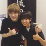 Yu Shirota Instagram – お客様シリーズ13

さて、明日からいよいよ最後の地、静岡での公演となりますが、東京のお客様紹介の続きを、、、笑
.
今日はチームワタナベ🕺
きゃわいい後輩たちの紹介です。
.
あ、今日も文字数やばいな、、、笑
.
陣内!
6年前におれが監督させてもらったショートフィルム”Breed in 10 hours”に出演してくれた彼。見事に切ない役所を演じてくれました☺︎最近陣内のお芝居観れてないなぁ、、熱い九州男児です!!まだ家近所かな?🍺行こうね!
.
あらた!
”表参道高校合唱部”というドラマで真っ直ぐな高校球児を熱演☺︎彼がいると自然と笑いが起こる、場を明るくする、素敵な才能の持ち主です。また共演しませう。
.
前山くん!
ご一緒したことはない、、はず笑
3年前くらいに観た”お気に召すまま”のロザリンドがめっちゃ可愛くて、うっかり恋しかけた思い出。いつかご一緒しませう!
.
しょうたろう！
は、、なんか一緒にやったっけな？笑 いや、ないな、、ってくらい後輩とは割と交流があるから、何で知ってるのか、わからなくなるとです。笑 実は彼、子役時代レミゼに出ていたって知らなかったでしょ？🤓
またミュージカルやろうぜい!!
.
さおり！
監督もさせてもらったし、恋人役もやらせてもらったとです。体当たりで挑んだ彼女の主演映画”愛の病”未だに観れてない(ちょっと観るの勇気いる)
ピピン終わったら必ずや!!
.
えりか!
“アップルツリー”で出会いました。ピュアで不器用な彼女。稽古中、何度も泣かせてしまった記憶。笑 観る度に成長していて、おじさんは嬉しいです☺︎
.
こうよう!
ゴージャスで半年間、共に過ごした仲間!前回の”劇団☆新幹線”の公演では、めっちゃ素敵な役を勝ち取って、誇らしかった。歌もダンスもアクロバットも出来ちゃうこうよう。ピピン出れたじゃん!!笑 .
.
真飛さん!
何度かお話させていただいたくらいですが、いつもスンッと、凛としていらして、佇まいが本当に素敵でございます。また是非、ミュージカルで共演しましょう☺︎
.
つな!
“文学処女”でデビューした(はず)ピチピチの新人。まだ高校生だったかな?今は毎日”リュウソージャー”の撮影ですって。大変だ、、身体に気をつけて頑張るんだぞぉ
.
うすい!
もうかれこれ10年くらいかな?確か、おれのD-BOYSの卒業公演で部下役だったはず、、(ルーキーズ撮りながらの舞台で記憶が曖昧です笑)すっかり大人になったわね!またやろ!!
.
牧田!
いつまで経ってもおれに敬語を使い続ける1つ歳上の後輩。いつも誠実な印象の、いい奴です。
この場をお借りして、そろそろタメ口で喋ってくれていいよ?笑
.
鬼頭くん、松浦くん、下川くん、は、初めまして!!大切な仲間が増えて、おじさんは嬉しいです。
これからどうぞよろしくね☺︎
.
ゆうと!!
3年前までエリザで子ルドやってたのに、こんなに大きく＆美少年になっちゃって、、益々将来が楽しみじゃ!!
.
ななちゃん!
差し入れに、お手紙まで書いてくれた律儀な子。ワタナベに所属する前に、楽屋でお会いして女優を目指してることを聞いて「いつか共演しよう!」なんて話してたら、いつの間にか後輩になってたっていう。笑
これで共演も更に近づいたね!☺︎
.
リトグリ!!
文字数的に個人の話は絶対無理だ!許せリトグリ!!笑
それぞれのことは今度改めてしっかり綴るとして、、
セリナ!カレン!マユ!アサヒ!マナカ!
.
この子達は、才能と可能性に満ち溢れた、日本でトップクラスの歌唱力を誇る素晴らしいグループ!(私けっこう辛口な方です)
マジで一度ライブに行ってみて下さい。
おったまげて腰抜けますから。そしてまだまだこれから伸びる子達。東京オリンピックで歌ってくれー😭
デビューから応援している自慢の後輩です。
次のツアーも楽しみにしてるぜぃ!!
.
文字数いけた😵
.
寝る。
.
#ピピン 
#陣内将 さん
#堀井新太 さん
#前山剛久 さん
#大久保祥太郎 さん
#瀬戸さおり さん
#豊原江理佳 さん
#矢内康洋 さん
#真飛聖 さん
#綱啓永 さん
#碓井将大 さん
#鬼頭真也 さん
#牧田哲也 さん
#松浦司 さん
#リトルグリーモンスター
#セリナ さん
#カレン さん
#アサヒ さん
#マユ さん
#マナカ さん
#池田優斗 さん
#渡辺菜花 さん
#下川恭平 さん
#お客様シリーズ
