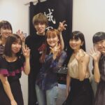 Yu Shirota Instagram – お客様シリーズ13

さて、明日からいよいよ最後の地、静岡での公演となりますが、東京のお客様紹介の続きを、、、笑
.
今日はチームワタナベ🕺
きゃわいい後輩たちの紹介です。
.
あ、今日も文字数やばいな、、、笑
.
陣内!
6年前におれが監督させてもらったショートフィルム”Breed in 10 hours”に出演してくれた彼。見事に切ない役所を演じてくれました☺︎最近陣内のお芝居観れてないなぁ、、熱い九州男児です!!まだ家近所かな?🍺行こうね!
.
あらた!
”表参道高校合唱部”というドラマで真っ直ぐな高校球児を熱演☺︎彼がいると自然と笑いが起こる、場を明るくする、素敵な才能の持ち主です。また共演しませう。
.
前山くん!
ご一緒したことはない、、はず笑
3年前くらいに観た”お気に召すまま”のロザリンドがめっちゃ可愛くて、うっかり恋しかけた思い出。いつかご一緒しませう!
.
しょうたろう！
は、、なんか一緒にやったっけな？笑 いや、ないな、、ってくらい後輩とは割と交流があるから、何で知ってるのか、わからなくなるとです。笑 実は彼、子役時代レミゼに出ていたって知らなかったでしょ？🤓
またミュージカルやろうぜい!!
.
さおり！
監督もさせてもらったし、恋人役もやらせてもらったとです。体当たりで挑んだ彼女の主演映画”愛の病”未だに観れてない(ちょっと観るの勇気いる)
ピピン終わったら必ずや!!
.
えりか!
“アップルツリー”で出会いました。ピュアで不器用な彼女。稽古中、何度も泣かせてしまった記憶。笑 観る度に成長していて、おじさんは嬉しいです☺︎
.
こうよう!
ゴージャスで半年間、共に過ごした仲間!前回の”劇団☆新幹線”の公演では、めっちゃ素敵な役を勝ち取って、誇らしかった。歌もダンスもアクロバットも出来ちゃうこうよう。ピピン出れたじゃん!!笑 .
.
真飛さん!
何度かお話させていただいたくらいですが、いつもスンッと、凛としていらして、佇まいが本当に素敵でございます。また是非、ミュージカルで共演しましょう☺︎
.
つな!
“文学処女”でデビューした(はず)ピチピチの新人。まだ高校生だったかな?今は毎日”リュウソージャー”の撮影ですって。大変だ、、身体に気をつけて頑張るんだぞぉ
.
うすい!
もうかれこれ10年くらいかな?確か、おれのD-BOYSの卒業公演で部下役だったはず、、(ルーキーズ撮りながらの舞台で記憶が曖昧です笑)すっかり大人になったわね!またやろ!!
.
牧田!
いつまで経ってもおれに敬語を使い続ける1つ歳上の後輩。いつも誠実な印象の、いい奴です。
この場をお借りして、そろそろタメ口で喋ってくれていいよ?笑
.
鬼頭くん、松浦くん、下川くん、は、初めまして!!大切な仲間が増えて、おじさんは嬉しいです。
これからどうぞよろしくね☺︎
.
ゆうと!!
3年前までエリザで子ルドやってたのに、こんなに大きく＆美少年になっちゃって、、益々将来が楽しみじゃ!!
.
ななちゃん!
差し入れに、お手紙まで書いてくれた律儀な子。ワタナベに所属する前に、楽屋でお会いして女優を目指してることを聞いて「いつか共演しよう!」なんて話してたら、いつの間にか後輩になってたっていう。笑
これで共演も更に近づいたね!☺︎
.
リトグリ!!
文字数的に個人の話は絶対無理だ!許せリトグリ!!笑
それぞれのことは今度改めてしっかり綴るとして、、
セリナ!カレン!マユ!アサヒ!マナカ!
.
この子達は、才能と可能性に満ち溢れた、日本でトップクラスの歌唱力を誇る素晴らしいグループ!(私けっこう辛口な方です)
マジで一度ライブに行ってみて下さい。
おったまげて腰抜けますから。そしてまだまだこれから伸びる子達。東京オリンピックで歌ってくれー😭
デビューから応援している自慢の後輩です。
次のツアーも楽しみにしてるぜぃ!!
.
文字数いけた😵
.
寝る。
.
#ピピン 
#陣内将 さん
#堀井新太 さん
#前山剛久 さん
#大久保祥太郎 さん
#瀬戸さおり さん
#豊原江理佳 さん
#矢内康洋 さん
#真飛聖 さん
#綱啓永 さん
#碓井将大 さん
#鬼頭真也 さん
#牧田哲也 さん
#松浦司 さん
#リトルグリーモンスター
#セリナ さん
#カレン さん
#アサヒ さん
#マユ さん
#マナカ さん
#池田優斗 さん
#渡辺菜花 さん
#下川恭平 さん
#お客様シリーズ