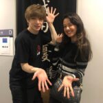 Yu Shirota Instagram - お客様シリーズ11 . . 先程、名古屋公演が終わりましたが、こちらはまだまだ東京編です💁‍♂️笑 . . 五朗さん! 10年前“GO APE”というwowowのドラマで初共演させていただいてから、何度か、そして”The love bugs” でがっつり半年間ご一緒させていただきました。とにかく愛に満ちたお方。今回、五朗さんには絶対観ていただきいと思い、自分から連絡したくらいです。(普段なかなか自分から連絡出来ません笑)感慨深い表情の中、興奮気味にお話して下さり 「成長したなぁ」の一言に、五朗さんの想いが集約されていた気がします。 五朗さん!ご飯連れて行ってくださいー!笑 . 小手さん!巷で噂の”シンデレラおじさん”でお馴染み、今、絶好調の俳優さんでございます!!”私のおじさん”でご一緒した時の絡み、最高に楽しかったなぁ☺︎「モチベーション上がった!おれも頑張る!!」と仰って下さり、めちゃんこHappyでした! またすぐ集まりましょうね!! . アリサ!昔からファッション誌やら、バラエティでちょこちょこご一緒する仲。 昔から知っていたって、仕事では全然会わない人もいれば、こうやって定期的に会う人もいる。出会いやご縁ってのは本当に面白いよねー☺︎ また一緒に表紙飾ろうぜぃ😎笑 . 彦摩呂さん! ご無沙汰しています!と言いつつも、最後がいつだったかもわからないけど、、いつでも近くにいるような、見守ってもらっているような、安心感のあるオーラを常に放っておられる彦摩呂さん笑 大変に褒めていただきました!!どうでもいい話ですが”ひこまろ”って響きがめちゃんこ好きです☺︎笑 . まーちゃん! “地球ゴージャス”や”ファントム”でご一緒している仲。そして、なんと高校の1個上の先輩!でもあるのです。2年間、毎日同じ教室で生活受してました笑 まーちゃんは学級委員長だった!! いつも穏やかで優しいまーちゃん、、当時まーちゃんが所属していたグループのライブを、学校のみんなと制服のまま観に行ったなぁ☺︎ いやぁ懐かしすぎる。次の”ファントム”もよろしくね!! . 同じく”ファントム”で幼少期のエリックを演じたつっきー!!もうね、彼の歌声はエンジェルヴォイスそのもの!大好き。今は変声期で苦しい時期だけど、それは、蛹が蝶になるために、必ず通る必要な時間。今は何も考えずに、その時を待つべし!!空高く優雅に羽ばたく姿、楽しみにしているよ☺︎ . ひなこ! よく”人狼”の会でご一緒します☺︎ご存知の方も多いとは思うけど、彼女めちゃんこ頭が良い。それ故に、村人の時は疑ってしまいがちだけど、人狼でペアになった時はとっても心強いです。笑 そしてピアノもとっても上手。余談ですが、昔辞めてしまったピアノをそろそろもう一度始めようと思っています笑 お友達のさだももちゃんと☺︎ . まなと様!! すっかり”女性”に大変身されておりますが、知る人ぞ知る、元男役TOPスターでございます。実際に、当時、舞台上で歌い、踊る姿を観させていただきましたが、素晴らしかった。少女漫画に登場するような、Theカッコイイ男!!これが”女性にとっての理想の男性像”なんだろうなと、深く関心させられました笑 おれも素敵な男になれるよう頑張ります笑 . 屋比久ちゃん!! 出会いはNHKの歌番組かな？ 当時は、まだ沖縄から出てきて間もない頃で、とっても緊張している感じがあったのだけど、一度歌い出したら、そんな空気はどこへやら!笑 とっても澄んだ、力強い声の持ち主。先日”レミゼラブル”も観劇させていただきましたが、とっても切ないエポニーヌを、見事に演じておられました。将来が楽しみな若手のお一人。 . . 最後に!倉持明日香ちゃん!! お客様シリーズ①にて大失態をおかしておりました。 写真の画角が勝手に決まってしまうせいで、大事な後輩が一人切れておりました🙇‍♂️あまりにナチュラルで気付けなかった笑 その模様を逆再現しつつ紹介します！(末満さんすみません笑) 長年AKB48で活躍していた彼女!選挙やら握手会やら、とてもプレッシャーのかかる、競争率の高い環境の中に居続けることは容易なことではありません。おれなら耐えられないな笑 卒業は数年前ですが、長い間お疲れ様でした!!これからは”個”を大事に、のびのび自由に羽ばたいてね☺︎ . #ピピン #岸谷五朗 さん #小手伸也 さん #浦浜アリサ さん #彦摩呂 さん #丹羽麻由美 さん #松井月杜 さん #佐野ひなこ さん #さだもも さん #朝夏まなと さん #屋比久知奈 さん #倉持明日香 さん #お客様シリーズ