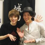 Yu Shirota Instagram – お客様シリーズ⑧

隆太くん!!
忘れられない、最も濃い最高の時間を過ごしたドラマ”ROOKIES”の恩師。本当に熱くて、優しくて、川藤先生そのものでした☺︎当時28歳だったなんて考えられない、、実は幕間、ハプニングで顔を合わせてしまい、驚きと同時に、めっちゃくちゃ嬉しくて一気にテンションmaxまで上がりました🕺笑
.

浅野さん!!
同じく“ROOKIES”でどんどん熱血になっていく教頭先生役。ベンチからメンバーを見守る教頭の熱い目、最高に好きでした!!舞台もいつも拝見しているけど、お芝居に圧倒されます。大好きな大先輩。
.
ここからはチーム”ロミオ＆ジュリエット”
.

和樹!!10代の頃は完全なるライバル。そこを経て、今は時に共に、時にバラバラに戦う仲間。”テニスの王子様”に続きロジュリでも敵対する役を経て(ティボルト役でダブルでもありました)いよいよ“ファントム” 初めて戦友の演出をさせてもらいます。地獄の日々の始まりかもしれないけど、最高に素敵な、加藤和樹にしか出来ないエリックを共に作ろうぞ!!笑
.

かっきー!!
共にロミオ役として戦った戦友。何よりの印象は”悟空の身体を持つ男”笑 すんごくバランスの良いカッコいい身体に、当時めっちゃ憧れた笑 そしてストイックな姿勢は、いつ観ても素晴らしい。来年は”スクールオブロック”羨ましいぃぃ!!!! 観に行きます☺︎
.
みつくん!!
すんごく久しぶりにお会いできた!愛しのマーキューシオ!!と、同時にティボルトを演じた日は”憎っくきマーキューシオ”でした笑 同じオーブで再会出来るのは本当に嬉しい。みつくんのマブの女王カッコ良かったなぁ☺︎ またやろうね!!
.

ゆうすけ
もうね、この人のダンスはヤバイ。本当に凄い!!その表現力を持って演じた”死”は見る度に進化して、もはや”神”レベル笑 毎回観劇に行っては、この”死”に泣かされている。(語彙力なさ過ぎて伝わらない)
また僕のためにダンスメインのお仕事もやって下さい!!笑 .

そして、愛しのジュリエット!莉奈!
初演では、うぶな透明感の塊のジュリエットを、再演では、更に、芯のある強さとしなやかさを兼ね備えたジュリエットを演じた莉奈。僕のロミジュリ愛に匹敵する(この愛の強さ、自分でも怖いくらい)愛を持った人。またゆっくり語ろうぜい!!
.
キャピュレットのティボルトの女の1人(?)まゆころちん!!稽古場では毎日同じネタで笑ってたけど、ちょっとここには書けないかな笑 この日も玉置さんちの成実ちゃんに同じことを弄られていましたとさ笑
またやろうねー☺︎
.
成実!仕事は一緒にした事はないけど、昔からの仲。”キンキーブーツ”も最高だったぜ!!最近ミュージカルで活躍していてとても嬉しい!いつか共演したいね☺︎
.
クイズ!!
文字通りクイズのスペシャリスト!!キーワードを出せば、あっという間に次から次へと面白いクイズを出題してくれる天才!!その才能と頭の回転の速さは”人狼”でも発揮され、僕の周りの”人狼スペシャリスト”達の中でもTOPのプレイヤー!!(Gaigoは別物。笑)
そのうち一緒に面白いことをやる予定☺︎
.

アンミカ様御一行!!
“人狼”といえば、アンミカさん、有村昆さん等を中心とした人狼会!!まだ数回しか参加出来てないけど、初心者でも楽しめる、とっても気さくで、気楽な会!本当に笑いが絶えない人狼。素敵。自分のホームの人狼は、基本マジ喧嘩かってくらい白熱した戦いが続いて、初心者の方がくると圧倒されてしまいます笑(基本みんなゲームに真剣なのです。負けず嫌いの集まりなのです)
皆様ご観劇どうもありがとうございました!!
.
.

#ピピン 
#佐藤隆太 さん
#浅野和之 さん
#加藤和樹 さん
#柿澤勇人 さん
#MITSUAKI さん
#大貫勇輔 さん
#フランク莉奈 さん
#河本麻祐子 さん
#玉置成実 さん
#アンミカ さん
#セオドールミラー さん
#滝川クリステル さん
#エミレターナ さん
#遠藤美和 さん
#お客様シリーズ