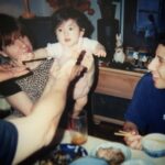 Yu Shirota Instagram - Feliz cumpleaños!! Happy birthday day!! 誕生日おめでとう!! . 最愛の妹 @lina3336 が20歳になりました☺︎ . 若干20歳で、こんなにも純粋で、繊細で、思いやりがあり、正義感があり、行動力があり、決断力があり、その全ての源が”愛”で成り立っている子を、僕は他に知りません。自分の妹だからという訳ではありません。自分含め、他の兄弟にはない”特別なもの”を持った子です。(もちろん他の兄弟のことも心から誇りに思っていますが) 僕が”天使”と呼ぶのは、ただ”可愛い”と思っているのではなく、シンプルに人間として、リスペクトしているからです。 . 彼女のマインド、メッセージが世界中に届けば、文字通り僕の人生のテーマ”LOVE&PEACE”で、世界を繋ぐことも、そう難しい事ではない気がします。 . おれももっと頑張ります、、笑 . . リナ!!自分が幸せじゃないと、ポジティブなエネルギーに満ちていないと、人を幸せにする事、パワーを分けてあげることは出来ないから、何より先に人を思いやるあなたの気持ちはとっても素敵だし、大切だけど、時にはしっかり自分の幸せと向き合って、生きることを精一杯楽しんでね☺︎ (このメッセージは妹だけでなく、これを読んでいる全ての皆様に心から捧げます。) . . #誕生日 #ご機嫌だぜっ #これで我が家はみんな大人 #そんな中嬉しい嬉しいニュースが #それはまた近々 #家族がやっぱり1番 #loveandoeace #母のペピに感謝 #リナパパの健ちゃんに感謝