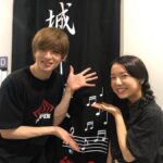 Yu Shirota Instagram - お客様シリーズ⑤ 徹平！前はクリとオーブに”キンキーブーツ”を観に来たけど、今度は逆☺︎高校の同級生で同じフィールドで頑張ってる人は少ないから、お互い刺激をもらえる本当にいい関係。これからも共に頑張ろう。 . 萌音！”舞妓はレディ”を観て、新たなミュージカルスターが誕生したなと思っておりました。どんどんミュージカルやってくれーい!そしていつか共演しようぜい☺︎ . . さとしさん！なかなかミュージカルで、ご一緒出来ない先輩。お名前は何度もあげさせていただいているのですが、、笑 食事の席等でお話を聞いてると、意外にもとっても面白い方。笑 本当さとしさんとも早く共演したい!! . ヤスカ！本当に久しぶり!元同じ事務所の仲間☺︎今は俳優だけでなくデザイナーもやっているらしい。今度のドラクエ要チェックしなきゃ!! . 綾ちゃん＆シュクビさん!! ずっとダイアンファンを公言していた綾ちゃんは流石観方が鋭いというか、すごく的確に感想を伝えてくれて、関心するというか、初めて役について相談しちゃうくらい深く観てくれて、感謝感激です。 . シュクビさんはかれこれ長いですなぁ、、初めて会った17歳くらい時「OMG you have a Freddie Mercury’voice!!」と言われたことは一生忘れない笑 めちゃ嬉しかった思い出! . 蘭ちゃん！ “ロミオ＆ジュリエット”で共に第二の青春を過ごした仲!また一緒にやりたいね☺︎ 観に来てくれてありがとう。 . . りょう！今度”ファントム”でミュージカルデビューを飾る期待の新人(映像の世界では既にめちゃくちゃ素敵な女優さん)どんなジャンクロードを演じてくれるか、本当に楽しみ!! . 朝海ひかるさん&伊東弘美さん!! 懐かしの私のエリザ初演時のメンバー。その節は本当に本当にお世話になりました🙇‍♂️こうして少しは成長？した姿をお見せすることが出来て、嬉しいです。しっかし10年経っても全く変わらないお姿!!どんな魔法??笑 . . お客様シリーズは全然追いついてないけど、東京公演はもうカウントダウン!! 是非、1人でも多くの方に、この”奇跡”と”魔法”を体感して欲しいです!! . . #ピピン #小池徹平 さん #上白石萌音 さん #橋本さとし さん #齋藤ヤスカ さん #平野綾 さん #楊淑美 さん #松島蘭 さん #佐藤玲 さん #朝海ひかる さん #伊東弘美 さん #お客様シリーズ