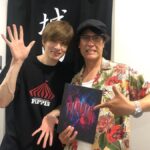 Yu Shirota Instagram - お客様シリーズ⑤ 徹平！前はクリとオーブに”キンキーブーツ”を観に来たけど、今度は逆☺︎高校の同級生で同じフィールドで頑張ってる人は少ないから、お互い刺激をもらえる本当にいい関係。これからも共に頑張ろう。 . 萌音！”舞妓はレディ”を観て、新たなミュージカルスターが誕生したなと思っておりました。どんどんミュージカルやってくれーい!そしていつか共演しようぜい☺︎ . . さとしさん！なかなかミュージカルで、ご一緒出来ない先輩。お名前は何度もあげさせていただいているのですが、、笑 食事の席等でお話を聞いてると、意外にもとっても面白い方。笑 本当さとしさんとも早く共演したい!! . ヤスカ！本当に久しぶり!元同じ事務所の仲間☺︎今は俳優だけでなくデザイナーもやっているらしい。今度のドラクエ要チェックしなきゃ!! . 綾ちゃん＆シュクビさん!! ずっとダイアンファンを公言していた綾ちゃんは流石観方が鋭いというか、すごく的確に感想を伝えてくれて、関心するというか、初めて役について相談しちゃうくらい深く観てくれて、感謝感激です。 . シュクビさんはかれこれ長いですなぁ、、初めて会った17歳くらい時「OMG you have a Freddie Mercury’voice!!」と言われたことは一生忘れない笑 めちゃ嬉しかった思い出! . 蘭ちゃん！ “ロミオ＆ジュリエット”で共に第二の青春を過ごした仲!また一緒にやりたいね☺︎ 観に来てくれてありがとう。 . . りょう！今度”ファントム”でミュージカルデビューを飾る期待の新人(映像の世界では既にめちゃくちゃ素敵な女優さん)どんなジャンクロードを演じてくれるか、本当に楽しみ!! . 朝海ひかるさん&伊東弘美さん!! 懐かしの私のエリザ初演時のメンバー。その節は本当に本当にお世話になりました🙇‍♂️こうして少しは成長？した姿をお見せすることが出来て、嬉しいです。しっかし10年経っても全く変わらないお姿!!どんな魔法??笑 . . お客様シリーズは全然追いついてないけど、東京公演はもうカウントダウン!! 是非、1人でも多くの方に、この”奇跡”と”魔法”を体感して欲しいです!! . . #ピピン #小池徹平 さん #上白石萌音 さん #橋本さとし さん #齋藤ヤスカ さん #平野綾 さん #楊淑美 さん #松島蘭 さん #佐藤玲 さん #朝海ひかる さん #伊東弘美 さん #お客様シリーズ