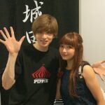 Yu Shirota Instagram - お客様シリーズ⑤ 徹平！前はクリとオーブに”キンキーブーツ”を観に来たけど、今度は逆☺︎高校の同級生で同じフィールドで頑張ってる人は少ないから、お互い刺激をもらえる本当にいい関係。これからも共に頑張ろう。 . 萌音！”舞妓はレディ”を観て、新たなミュージカルスターが誕生したなと思っておりました。どんどんミュージカルやってくれーい!そしていつか共演しようぜい☺︎ . . さとしさん！なかなかミュージカルで、ご一緒出来ない先輩。お名前は何度もあげさせていただいているのですが、、笑 食事の席等でお話を聞いてると、意外にもとっても面白い方。笑 本当さとしさんとも早く共演したい!! . ヤスカ！本当に久しぶり!元同じ事務所の仲間☺︎今は俳優だけでなくデザイナーもやっているらしい。今度のドラクエ要チェックしなきゃ!! . 綾ちゃん＆シュクビさん!! ずっとダイアンファンを公言していた綾ちゃんは流石観方が鋭いというか、すごく的確に感想を伝えてくれて、関心するというか、初めて役について相談しちゃうくらい深く観てくれて、感謝感激です。 . シュクビさんはかれこれ長いですなぁ、、初めて会った17歳くらい時「OMG you have a Freddie Mercury’voice!!」と言われたことは一生忘れない笑 めちゃ嬉しかった思い出! . 蘭ちゃん！ “ロミオ＆ジュリエット”で共に第二の青春を過ごした仲!また一緒にやりたいね☺︎ 観に来てくれてありがとう。 . . りょう！今度”ファントム”でミュージカルデビューを飾る期待の新人(映像の世界では既にめちゃくちゃ素敵な女優さん)どんなジャンクロードを演じてくれるか、本当に楽しみ!! . 朝海ひかるさん&伊東弘美さん!! 懐かしの私のエリザ初演時のメンバー。その節は本当に本当にお世話になりました🙇‍♂️こうして少しは成長？した姿をお見せすることが出来て、嬉しいです。しっかし10年経っても全く変わらないお姿!!どんな魔法??笑 . . お客様シリーズは全然追いついてないけど、東京公演はもうカウントダウン!! 是非、1人でも多くの方に、この”奇跡”と”魔法”を体感して欲しいです!! . . #ピピン #小池徹平 さん #上白石萌音 さん #橋本さとし さん #齋藤ヤスカ さん #平野綾 さん #楊淑美 さん #松島蘭 さん #佐藤玲 さん #朝海ひかる さん #伊東弘美 さん #お客様シリーズ