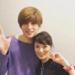 Yu Shirota Instagram – お客様シリーズ④

時系列も順番もめちゃくちゃですが、、、 .
Team ワタナベエンターテインメント!! .
加治＆瀬戸！
この2人の組み合わせ、とっても好きなの。”ブロ銃”の時も観劇の回被ってたなぁ。こう見えて、この2人同い年です笑 2人ともめちゃくちゃ興奮して楽屋に来てくれて、本当に嬉しかった☺︎3人のLINEもテンション高くて笑ったなぁ笑 2人ともありがとう!! .
.
打って変わって和田のおじさんは、すごーく冷静に感想を話してくれた。
「ピピン は優そのまんまだね」と言われたのだけど、これ褒められてるってことでいいのかな？笑
そしてBaby心からおめでとう☺︎楽しみぃ!!!! .
.
マルちゃん!!30周年コンサートでは、素敵な空間を共有させていただきました☺︎いつも愛に溢れたマルちゃんに会うと、心が和みます。労ってくれてありがとう。 .
.
中尾!”文学処女”でちょろっとしかご一緒してないけど、最近大活躍でおじさんは嬉しいです笑”あなたの番です”長丁場頑張ってね! .
.

淳ちゃん。めちゃんこ忙しい中観に来てくれて本当に嬉しかった。オシャンな服着てるねって褒めたら「社長にパジャマって言われました」って笑 きゃわたん☺︎
大切な大切な弟です。 .
.

ゆうき!ひっさびに会ったけど、安定のテンションで嬉しかった笑 最近全然話せてないからまた落ち着いらたゆっくり飯でもいきまひょ☺︎ .
.
劇団Patchの近藤頌利くん
は舞台を中心に活躍中。今何人くらいいるんだろう？とりあえずIMYのライバルだな笑 .
.

初めましての見上愛ちゃん。まだ19歳のフレッシュな若手。どんなお芝居するのかとても気になる。これから夢に向かって頑張って下さいまし!! .
.
三津谷亮くん。昔から知ってるけど、ちゃんと絡んだことないなぁ、、今度ゆっくり話しましょ☺︎ .
.
そしてヒデさん!!シューイチ”でも”ピピン “を取り上げていただき、本当にありがとうございます!!いつも優しく温かいお人柄に感謝です。こうして先輩方から褒めていただくと、めちゃくちゃモチベーション上がります!! .
#ピピン
#中山秀征 さん
#マルシア さん
#和田正人 さん
#加治将樹 さん
#瀬戸康史 さん
#山田裕貴 さん
#三津谷亮 さん
#志尊淳 さん
#中尾暢樹 さん
#近藤頌利 さん
#見上愛 さん
#お客様シリーズ
#素敵な先輩後輩