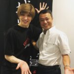 Yu Shirota Instagram – お客様シリーズ④

時系列も順番もめちゃくちゃですが、、、 .
Team ワタナベエンターテインメント!! .
加治＆瀬戸！
この2人の組み合わせ、とっても好きなの。”ブロ銃”の時も観劇の回被ってたなぁ。こう見えて、この2人同い年です笑 2人ともめちゃくちゃ興奮して楽屋に来てくれて、本当に嬉しかった☺︎3人のLINEもテンション高くて笑ったなぁ笑 2人ともありがとう!! .
.
打って変わって和田のおじさんは、すごーく冷静に感想を話してくれた。
「ピピン は優そのまんまだね」と言われたのだけど、これ褒められてるってことでいいのかな？笑
そしてBaby心からおめでとう☺︎楽しみぃ!!!! .
.
マルちゃん!!30周年コンサートでは、素敵な空間を共有させていただきました☺︎いつも愛に溢れたマルちゃんに会うと、心が和みます。労ってくれてありがとう。 .
.
中尾!”文学処女”でちょろっとしかご一緒してないけど、最近大活躍でおじさんは嬉しいです笑”あなたの番です”長丁場頑張ってね! .
.

淳ちゃん。めちゃんこ忙しい中観に来てくれて本当に嬉しかった。オシャンな服着てるねって褒めたら「社長にパジャマって言われました」って笑 きゃわたん☺︎
大切な大切な弟です。 .
.

ゆうき!ひっさびに会ったけど、安定のテンションで嬉しかった笑 最近全然話せてないからまた落ち着いらたゆっくり飯でもいきまひょ☺︎ .
.
劇団Patchの近藤頌利くん
は舞台を中心に活躍中。今何人くらいいるんだろう？とりあえずIMYのライバルだな笑 .
.

初めましての見上愛ちゃん。まだ19歳のフレッシュな若手。どんなお芝居するのかとても気になる。これから夢に向かって頑張って下さいまし!! .
.
三津谷亮くん。昔から知ってるけど、ちゃんと絡んだことないなぁ、、今度ゆっくり話しましょ☺︎ .
.
そしてヒデさん!!シューイチ”でも”ピピン “を取り上げていただき、本当にありがとうございます!!いつも優しく温かいお人柄に感謝です。こうして先輩方から褒めていただくと、めちゃくちゃモチベーション上がります!! .
#ピピン
#中山秀征 さん
#マルシア さん
#和田正人 さん
#加治将樹 さん
#瀬戸康史 さん
#山田裕貴 さん
#三津谷亮 さん
#志尊淳 さん
#中尾暢樹 さん
#近藤頌利 さん
#見上愛 さん
#お客様シリーズ
#素敵な先輩後輩