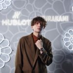 Yu Shirota Instagram - 「HUBLOT SAPPHIRE NIGHT」のパーティーにお邪魔しました☺︎ 時計好きの僕としては、展示されていたHUBLOT×村上隆さんの、4年もの月日をかけて生み出されたトゥールビヨンサファイアや、色とりどりのビッグ・バンのコンプリケーションシリーズにテンション上がりまくりでした。 そして、今回着用させていただいたスクエア・バンのキングゴールド！ フェイスがとても上品な印象の中、ラバーストラップとの組み合わせにより硬くなりすぎず、普段使いにも最適な、上質な雰囲気を醸し出す１本！ 自分はオールブラックのビッグ・バンを１本所有していますが、こちらのスクエア・バンも欲しくなってしまいました。笑 イベントの最後には、村上隆さん、 HUBLOTのCEOリカルド・グアダルーペさんとお会い出来て、光栄な1日でした！ マジクリで久々に共演の @crystalkayofficial にも会えました☺︎ @hublot @hublot_japan #Hublot #ウブロ #AD #PR