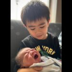 Yu Shirota Instagram - 幸せのお裾分け 先日、甥っ子の太郎がお兄ちゃんになりました。 なんて素敵な表情だこと。 さて、この子の名前はなんでしょう🤔 #大喜利じゃないよ #女の子です #麻衣さん本当にお疲れ様 #家族 #family #familia #もはや大喜利にするか笑 #初姪っ子