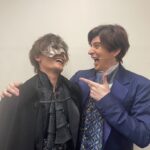 Yu Shirota Instagram - ファントム 本日、無事私のシャンドンの初日を終えて、ようやく全キャストがスタートラインに立ちました。 もちろん心はsaraと共に。 そして、なんといっても10年ぶりに和樹と共に舞台に立ててた、とても幸せな１日でした。 ちなみに、約20年前はテニスで勝利を奪い合い、10年前はジュリエットを奪い合い、今はクリスティーヌを奪い合う日々。笑 なかなか仲間になれません。笑 それはさておき、、 連日お客様からいただく大きな拍手、声援、エネルギーが、毎公演の我々の糧になっています。 キャスト、スタッフ、オーケストラ、一丸となって全身全霊頑で張りますので、大千穐楽までどうぞよろしくお願いします。 感想など、是非ここに書いていただければ、しっかり読みます☺︎ #ファントム #ファントム2023 #加藤和樹 #城田優