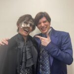 Yu Shirota Instagram - ファントム 本日、無事私のシャンドンの初日を終えて、ようやく全キャストがスタートラインに立ちました。 もちろん心はsaraと共に。 そして、なんといっても10年ぶりに和樹と共に舞台に立ててた、とても幸せな１日でした。 ちなみに、約20年前はテニスで勝利を奪い合い、10年前はジュリエットを奪い合い、今はクリスティーヌを奪い合う日々。笑 なかなか仲間になれません。笑 それはさておき、、 連日お客様からいただく大きな拍手、声援、エネルギーが、毎公演の我々の糧になっています。 キャスト、スタッフ、オーケストラ、一丸となって全身全霊頑で張りますので、大千穐楽までどうぞよろしくお願いします。 感想など、是非ここに書いていただければ、しっかり読みます☺︎ #ファントム #ファントム2023 #加藤和樹 #城田優