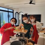 Yu Yamada Instagram - 念願のお味噌作り♡♡♡ 先生に色々教わりながら お味噌作り！！ おいしくなーれ♡と愛情込めて。 半年後に出来あがるとのこと！！ とても楽しみです！ 忘れないようにしなきゃ(笑) @megumi_mikimoto お誘いありがとう！！ @ryokotanami.idea 久し振りに会えて凄い嬉しかった♡ 来年のお味噌作りは家族で作るのも良いかも✨と思いましたとさ。 #お味噌 #味噌作り