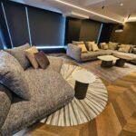 Yu Yamada Instagram - BoConcept青山店で リビングの家具を揃えさせていただきました!! 事前に間取りを伝えておくと その場で3Dデータで作成したレイアウトが見れて 具体的に想像できるのが最高によかったです♡♡♡ 最近セレクトした家具が届いたので紹介しまーす！ リラックスできる空間の中にも ソファの素材で少し遊びを ラグの柄と色にもアクセントを入れてみました✨ 大きいソファでゆったりできる これからの日々が楽しみーーー！！ @boconcept_jp #boconcept #ボーコンセプト #ad