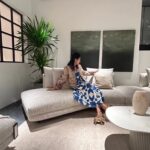 Yu Yamada Instagram - BoConcept青山店で リビングの家具を揃えさせていただきました!! 事前に間取りを伝えておくと その場で3Dデータで作成したレイアウトが見れて 具体的に想像できるのが最高によかったです♡♡♡ 最近セレクトした家具が届いたので紹介しまーす！ リラックスできる空間の中にも ソファの素材で少し遊びを ラグの柄と色にもアクセントを入れてみました✨ 大きいソファでゆったりできる これからの日々が楽しみーーー！！ @boconcept_jp #boconcept #ボーコンセプト #ad