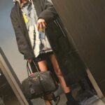 Yu Yamada Instagram - 雨が凄いですね。 皆さん、大丈夫ですか？ 外に出る時はお気をつけください！ この雨で桜は散っちゃうかな😢？🌸 お出掛けの時の１枚。 このPRADAのバック世界中の海から回収されたプラスチック、漁網、埋め立てごみ、繊維くずを再利用、浄化して作られた再生ナイロンなんだって。 環境のことも考えられてて、お洒落なんて♡ お気に入りの @irojikake のフーディーを合わせて♡