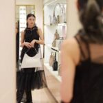 Yu Yamada Instagram - @furla の新作バッグ “FURLA NUVOLA(フルラ ヌヴォラ)”の ローンチイベントが行われた FURLA銀座店へ!! 軽いのに荷物が沢山入るのは 普段から荷物が多い私にとっては 最高です♡♡♡♡♡ ホーボーバッグ クロスボディバッグなど 色んな種類があるので 用途によって使い分けもできそう！ #FURLANUVOLA #FURLAGINZA #PR