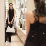 Yu Yamada Instagram - @furla の新作バッグ “FURLA NUVOLA(フルラ ヌヴォラ)”の ローンチイベントが行われた FURLA銀座店へ!! 軽いのに荷物が沢山入るのは 普段から荷物が多い私にとっては 最高です♡♡♡♡♡ ホーボーバッグ クロスボディバッグなど 色んな種類があるので 用途によって使い分けもできそう！ #FURLANUVOLA #FURLAGINZA #PR