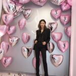 Yu Yamada Instagram - パリで開催された 「YSL LOVESHINE FACTORY」に 参加させていただきました!! ピンクとシルバーの素敵な空間が広がっていて まさに、「YSL LOVESHINE LIPSTICK」 の世界観そのままでした♡♡ つけ心地が良くて 潤いもずっと続く感じがしたので これから活躍してくれるアイテムになりそう💄 @yslbeauty #YSLLoveshine #YSLLoveshineFactory #YSLラブシャイン #YSLBEAUTYpartner