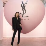 Yu Yamada Instagram - パリで開催された 「YSL LOVESHINE FACTORY」に 参加させていただきました!! ピンクとシルバーの素敵な空間が広がっていて まさに、「YSL LOVESHINE LIPSTICK」 の世界観そのままでした♡♡ つけ心地が良くて 潤いもずっと続く感じがしたので これから活躍してくれるアイテムになりそう💄 @yslbeauty #YSLLoveshine #YSLLoveshineFactory #YSLラブシャイン #YSLBEAUTYpartner