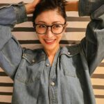Yu Yamada Instagram - 改めまして 明けましておめでとうございます！ 何気ない日常を送れていることに 感謝しながら過ごしてます！ 皆様にとっても素敵な1年になりますように。 今年もどうぞよろしくお願いします♡ 2024年は40代に突入するので 素敵な周りの先輩方のように 私も笑顔溢れる毎日を過ごしていきたいと思います！ #みんなと楽しく過ごせるように健康第一♡ #ネイルが剥がれかかっているのはご愛嬌ww #着用しているメガネはOWNDAYS #どのコーデにも合わせやすい🤓 #品番はJD2043J-1AのBLACK #OWNDAYS #PR