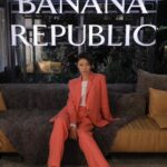 Yu Yamada Instagram - BANANAREPUBLIC Spring'24 「⼈⽣は旅」というブランドコンセプトを体現するように 旅先に持っていきたいアイテムが沢山ありました！！ 着ている麻のピンクのスーツも着心地良くて♡♡♡ そして形の綺麗なワイドパンツも気になりました♡ @bananarepublic_jp #バナナリパブリック #PR