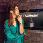 Yu Yamada Instagram - 六本木ヒルズにて19日(日)まで開催の TAG HEUER CARRERA CAFEへ行ってきました！ ブルーの会場は視覚で、 カクテルなどのスペシャルメニューは味覚で、 コレクションの世界観を体験できます♡ ポルシェ911の60周年を祝ってデザインされた コラボモデルを着用させていただきました✨ 秒針が60秒に向けて帳尻が合うように減速する 世界初のクラノグラフ秒針は実際に見てほしい！ 新感覚の時計でした⌚️ @tagheuer #PR #CarreraCafe #TAGHeuerCarrera #TAGHeuer #タグホイヤー
