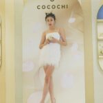 Yu Yamada Instagram - スキンケアブランドのCOCOCHIから 明日オープンする「COCOCHI OMOTESANDO」へ！ 1階から3階まであって 全てのフロアの内装がとても凝っていて最高に素敵でした♡ 所々にいるcocochiのマーク💠が可愛かった♡ ぜひ実際に見ていただきたいです😍 また、カフェや瞑想を体験しに行きたいなー!!!!! @cocochicosme.jp #CocochiOmotesando #COCOCHI #PR