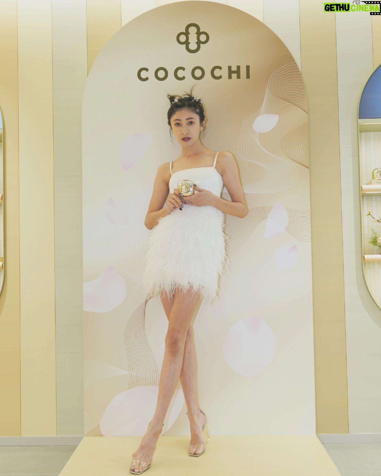 Yu Yamada Instagram - スキンケアブランドのCOCOCHIから 明日オープンする「COCOCHI OMOTESANDO」へ! 1階から3階まであって 全てのフロアの内装がとても凝っていて最高に素敵でした♡ 所々にいるcocochiのマーク💠が可愛かった♡ ぜひ実際に見ていただきたいです😍 また、カフェや瞑想を体験しに行きたいなー!!!!! @cocochicosme.jp #CocochiOmotesando #COCOCHI #PR