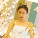 Yu Yamada Instagram - スキンケアブランドのCOCOCHIから 明日オープンする「COCOCHI OMOTESANDO」へ！ 1階から3階まであって 全てのフロアの内装がとても凝っていて最高に素敵でした♡ 所々にいるcocochiのマーク💠が可愛かった♡ ぜひ実際に見ていただきたいです😍 また、カフェや瞑想を体験しに行きたいなー!!!!! @cocochicosme.jp #CocochiOmotesando #COCOCHI #PR