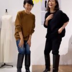 Yuka Itaya Instagram - むっちゃ楽しそうや。 遥、来た。ブーツ似合うやん。いつもありがとう😊 展示会、本日最終日‼️ 楽しく朗らかに！