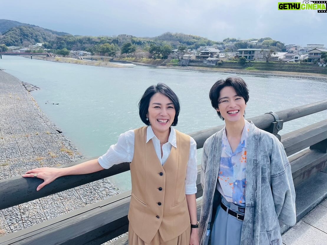 Yuka Itaya Instagram - 光る君へトークショーを宇治にて 内田プロデューサーと一条天皇役の塩野くんと (black familiaでは復讐してたね笑) 宇治は初めてでしたが、大好きになりました。 お世話になったみなさま、ありがとうございました。 宇治をはじめ、京都にて 光る君へがますます盛り上がりますように! #光る君へ