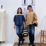 Yuka Itaya Instagram - 展示会初日、ゆり子　@yuriyuri1003 登場！ 久しぶりにゆっくりと、お喋りしながら たくさんSINME の服を着てくれた。 作る側にとって、展示会は独特の緊張感があるけど 新しい洋服たちが、着る人によって生き生きしだすと 本当に嬉しい。 そのワクワクは、アドレナリンが、どびゅーです。 ロングブーツも似合ってた。 冬にたくさん履いてね。