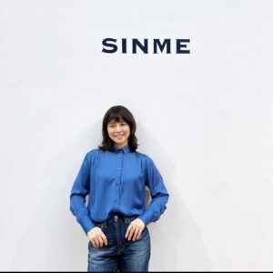 Yuka Itaya Instagram - 3日間のSINME  @sinmedenim 
展示会が終わりました。
お待たせ❤️ ゆり子です。この方は洋服似合うんですよ。
いつも色々着てもらってます。ありがとね。
実は17回目の展示会でした。
自分でもびっくりですが
みなさんに育てて頂いています、ありがとうございます。
新芽は伸びているのかな。
季節は初夏へ。
新しい季節のSINMEも
よろしくお願いします🥺