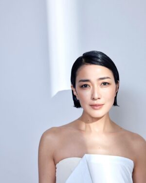 Yuka Itaya Instagram - precious @precious.jp  @therow 
@akinoriito 
@jewelryconcierge_m 
@kesoshiso
@akiko25_akikosakamoto