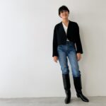 Yuka Itaya Instagram - 急に冷え込んだ週末です。 みなさん、風邪ひいてない？ わたしは気合いで風邪菌を遠ざけている武士気分。 そんなかんじで日々撮影に励んでます。 久しぶりに、まず東京だけにはなりますが SHOP SINME を、11月18日土曜日に、1日限りですが オープンすることになりました。 詳しくは　@sinmedenim もしくはホームページをチェックしてね。 ロングブーツ、ジーンズをインするスタイルもやりたくて 少しゆとりをもたせて作りました。冬が楽しみ。 今季のノーカラージャケットと、102ジーンズを合わせて。