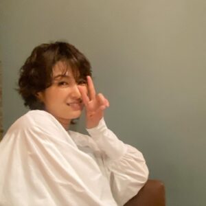 Yuka Itaya Instagram - 女ともだち
みんな好きすぎる
あーだこーだ話したら元気しか残らなかった
バイバイしたあとふらふら歩いた
幸せしかなかった
みんないつもありがとう