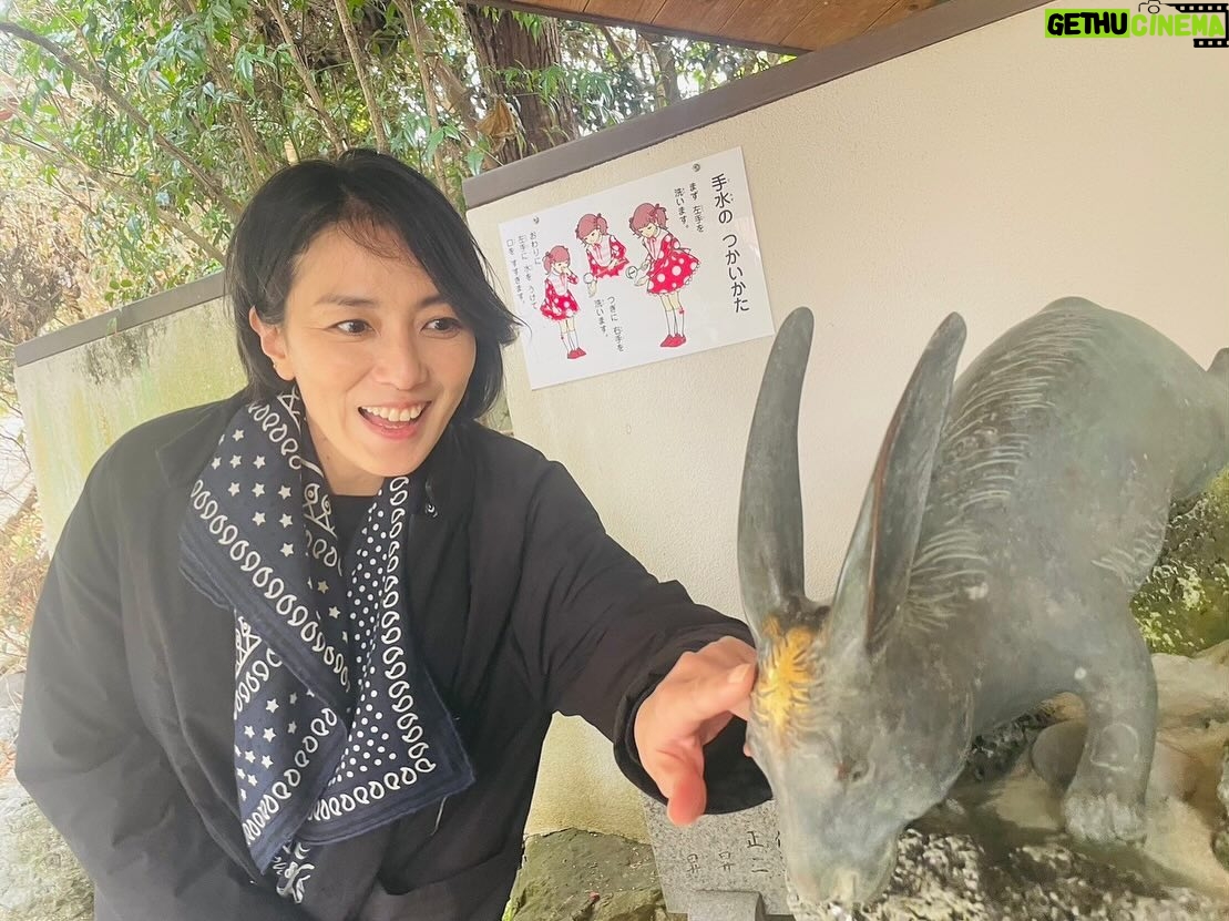 Yuka Itaya Instagram - 光る君へトークショーを宇治にて 内田プロデューサーと一条天皇役の塩野くんと (black familiaでは復讐してたね笑) 宇治は初めてでしたが、大好きになりました。 お世話になったみなさま、ありがとうございました。 宇治をはじめ、京都にて 光る君へがますます盛り上がりますように! #光る君へ