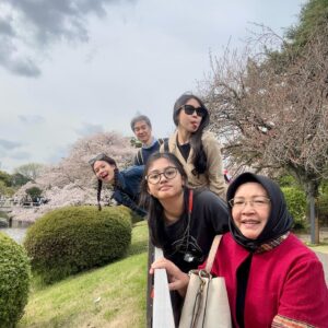 Yuki Kato Instagram - Happy Eid! Minal aidin walfaidzin from my family to yours 🙏🏼✨