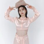Yuko Oshima Instagram - 8/20発売 SPRiNG10月号の カバーガールを飾らせていただきました💟💟💟 152cmの小柄な私でも スタイリングに合わせたメイクとヘアで 30代レディーの大正解を 出していただきました🥺🤲🏻✨ Check it plz💄 @spring_tkj