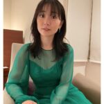 Yuko Oshima Instagram - 映画『妖怪大戦争　ガーディアンズ』がついに本日公開となりました✨🎊✨ 遊びに行くようにワクワクしながら 観ていただける大祭りな映画です!! 妖怪って怖いんだけど、愛らしいですよね〜 本当に妖怪になれたこと、嬉しかったです 雪女に会いに、劇場に足を運んでくださいね〜🧖🏻‍♀️❄️ 今日のドレス👗 Dress : @numeroventuno Shoes : @gianvitorossi #妖怪大戦争ガーディアンズ