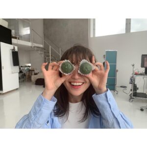 Oshima Yuko Instagram - 令和3年の今年も下半期に
突入しましたね🐥
撮影で草餅食べました🤢
夏越の祓、厄除けだー！！
記録的な大雨で被害がひろがっていますが、
みなさん気をつけてくださいね
下半期も元気に過ごしていきましょう🙋🏻‍♀️