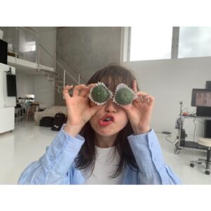 Oshima Yuko Instagram - 令和3年の今年も下半期に
突入しましたね🐥
撮影で草餅食べました🤢
夏越の祓、厄除けだー！！
記録的な大雨で被害がひろがっていますが、
みなさん気をつけてくださいね
下半期も元気に過ごしていきましょう🙋🏻‍♀️
