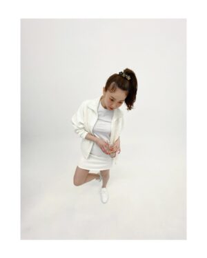 Oshima Yuko Instagram - オフィシャルサイトをもっと充実させるために先日撮影してきました🍀
お楽しみに💟
I’m wearing a comfy sustainable clothing of the PANGAIA @thepangaia in this pic♻️
One of my fav brand...💜

#2枚目
#ミニ優子