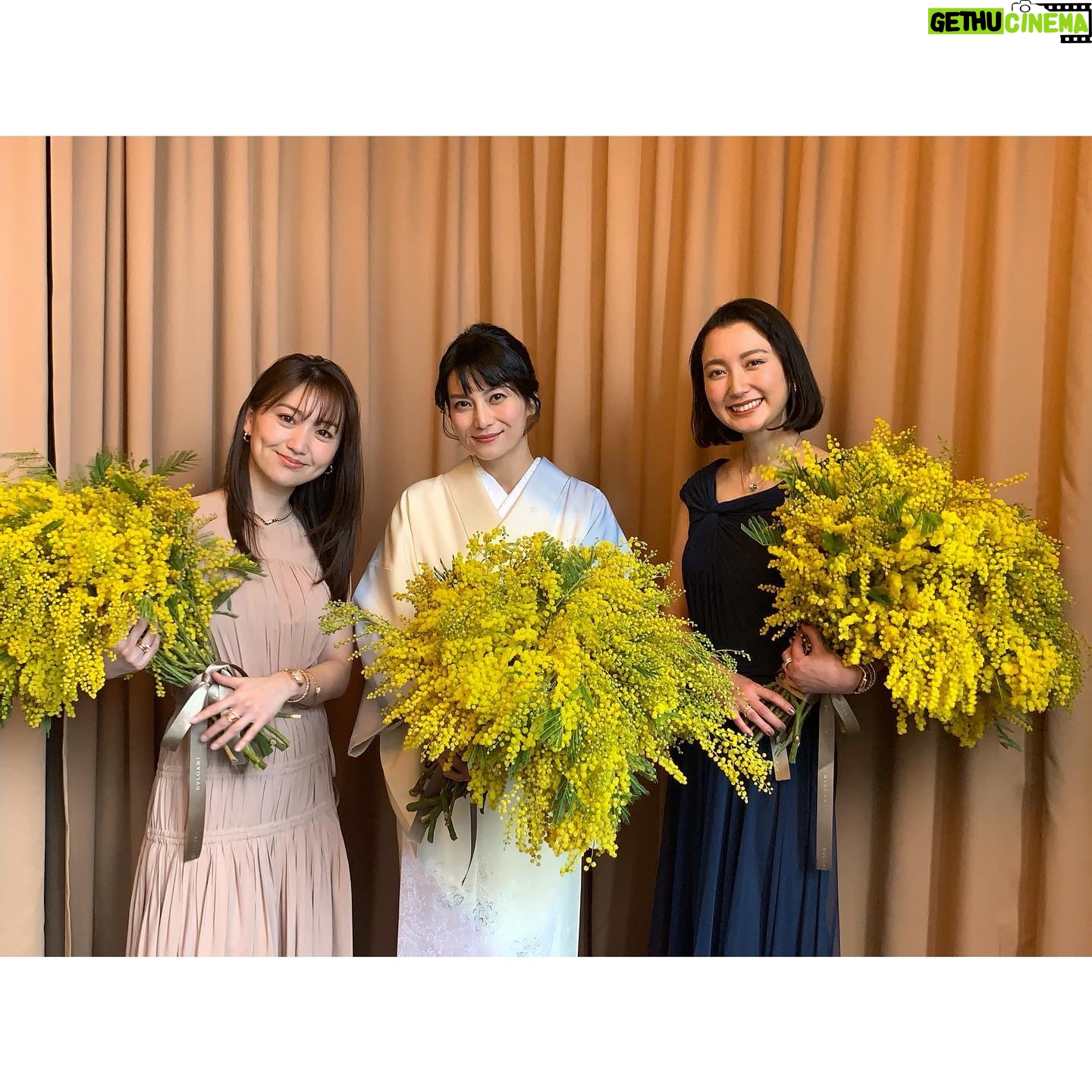 Yuko Oshima Instagram - BVLGARI AVRORA AWARDS 2021 国際女性デー発表記者会見 柴咲コウさん、伊藤詩織さんと一緒に 登壇させていただきました 力強く活動されるお二人のお話も聞けて とても光栄な時間でした ミモザの日でもある今日は ぜひ、大切な人にお花を贈ってみてください🌼 @bulgari #Bvlgari #Bvlgariavroraawards #bvlgarijewelry #国際女性デー #internationalwomensday