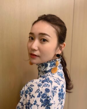 Oshima Yuko Instagram - PFFのオープニング上映で
世界最速で
「生きちゃった」が
公開されました

いつもおめかしさせてくれてありがとうございます💋
Stylist : @dodo_chiharu 
Hair&make : @george828 

#生きちゃった
#公開日は10月3日
#allthethingsweneversaid