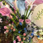 Yuko Oshima Instagram - 花と呼吸 今日はお花のいのちを 間近で感じた日。 そして 自分の心にあった新芽も 花開いた日。 花と呼吸した日。 あぁ素敵な一日でした 明日もがんばりましょうね💐
