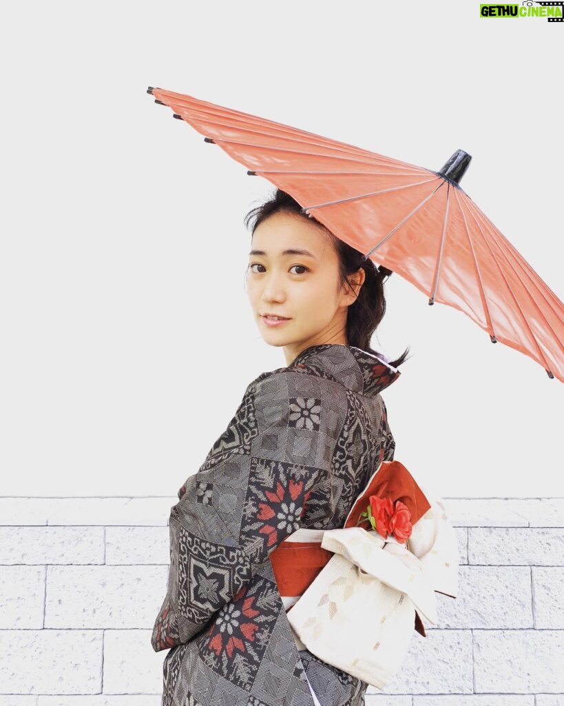 Yuko Oshima Instagram - 視野を広げ 感覚を味わい 呼吸を楽しむことを学んだ そんな一年になりました 2019年応援してくださったみなさん ありがとうございました🌸 2020年は “楽しむ” ことに全力で 過ごしたいと思います みなさんの令和二年も 笑顔溢れる年でありますように。。。💫
