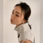 Yuko Oshima Instagram - VoCE2月号 春っぽメイクしてます💄🌸 冬が来たと思ったら すぐに春が来るんですね〜 久しぶりにVoCEチームに会って 息抜きしつつ、楽しく撮影しました #voce